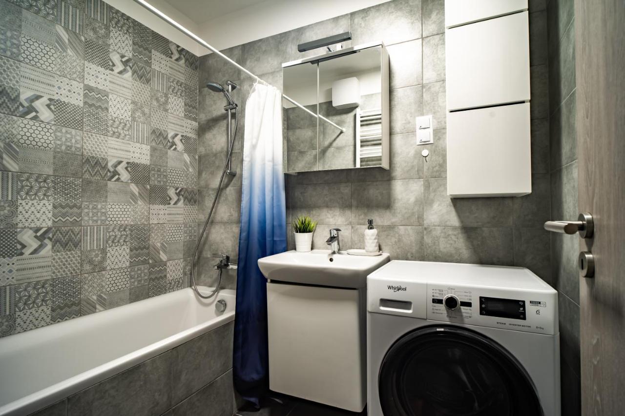 Vig Apartment - With Private Parking บูดาเปสต์ ภายนอก รูปภาพ